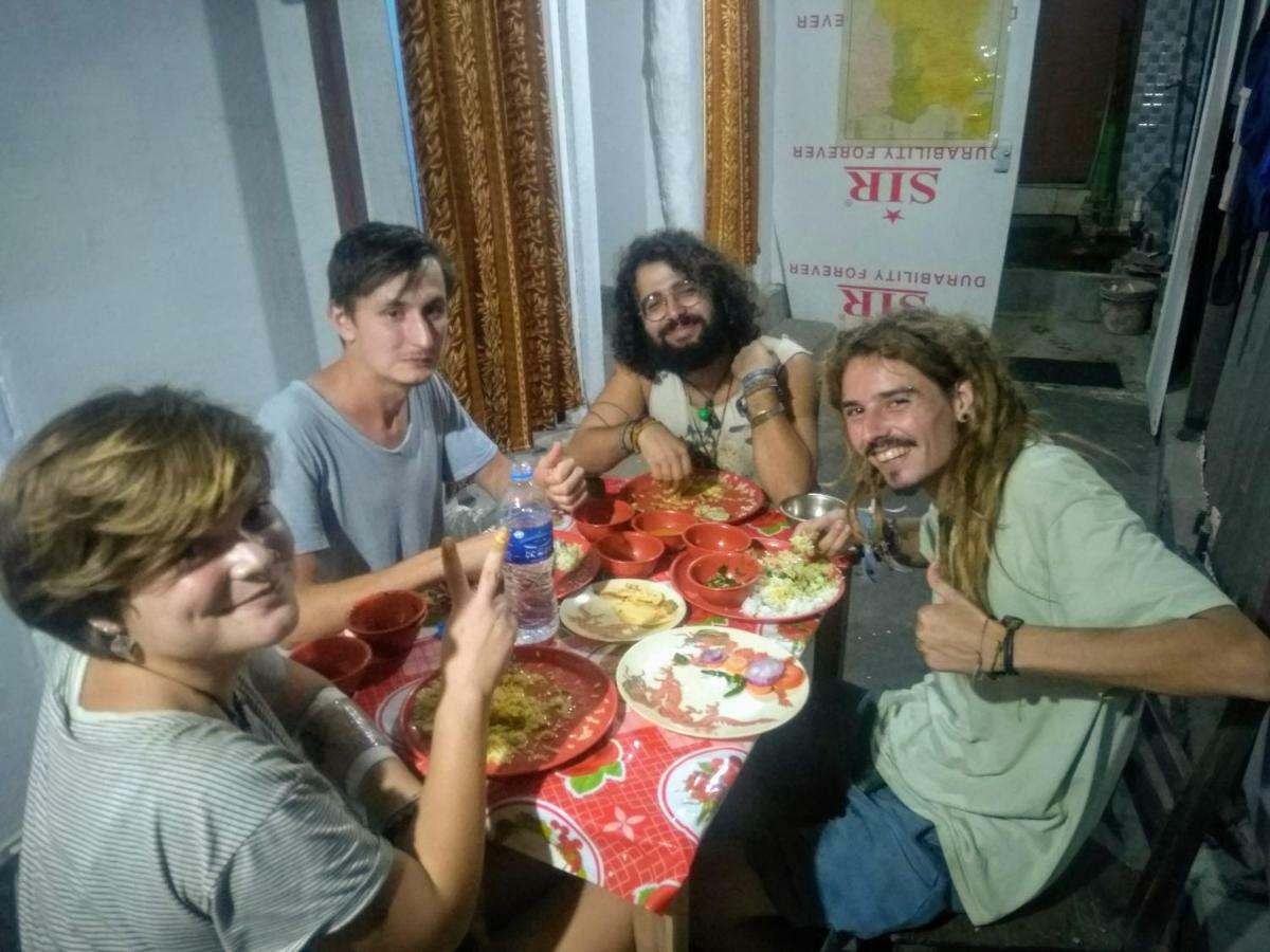 Atathi Niwas Guest House For Backpackers And Travellers Siliguri Esterno foto