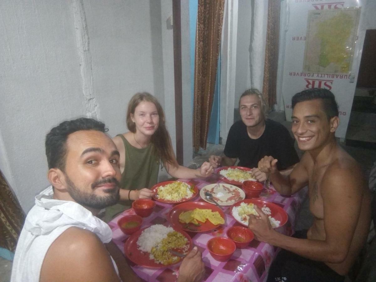 Atathi Niwas Guest House For Backpackers And Travellers Siliguri Esterno foto