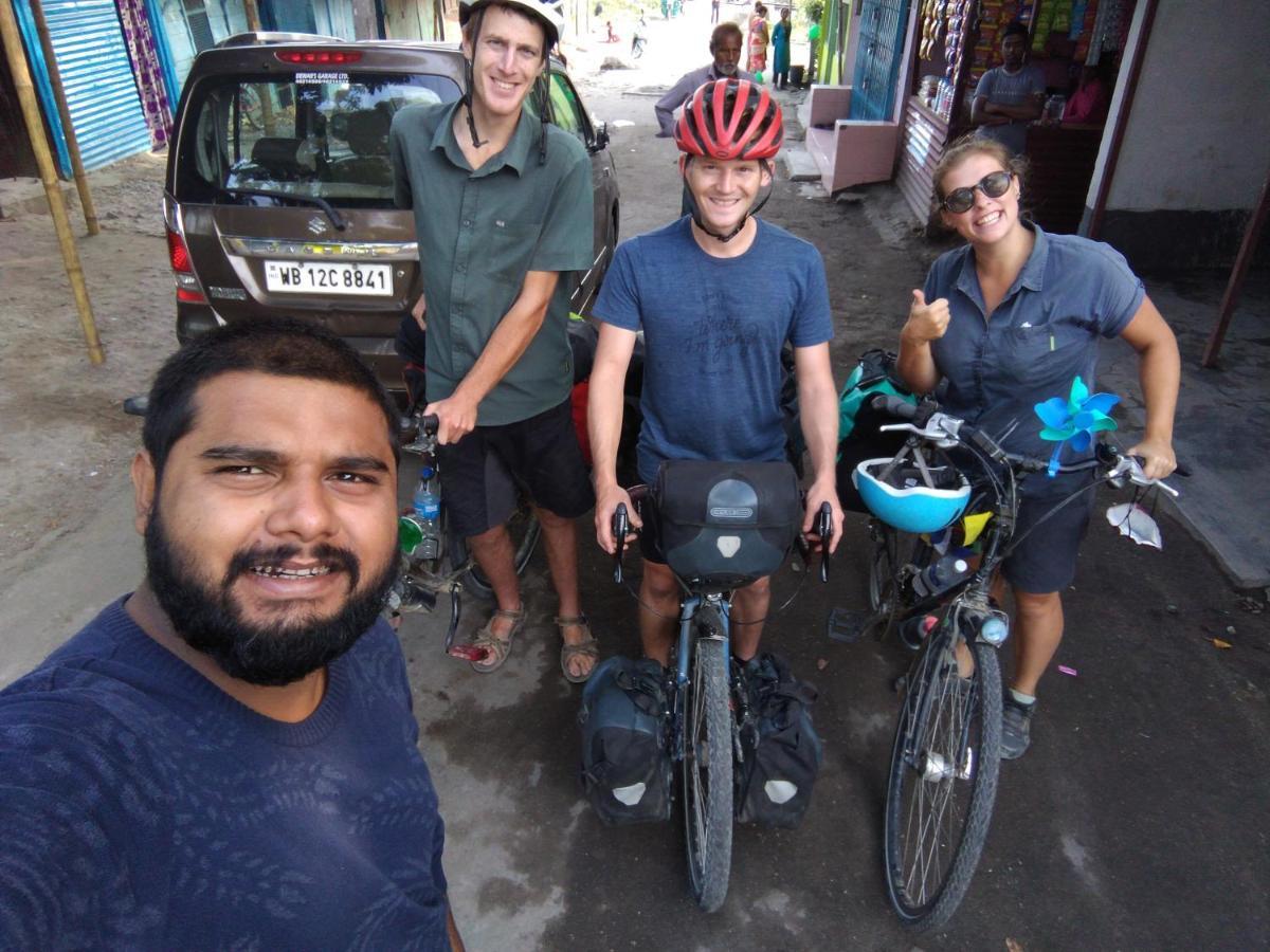 Atathi Niwas Guest House For Backpackers And Travellers Siliguri Esterno foto